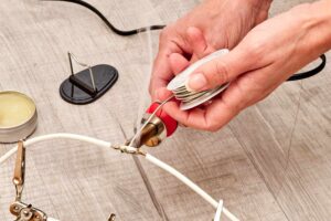 SPR how to solder wires 4689914 hero b1636e480c9d4554837432635dc33a53